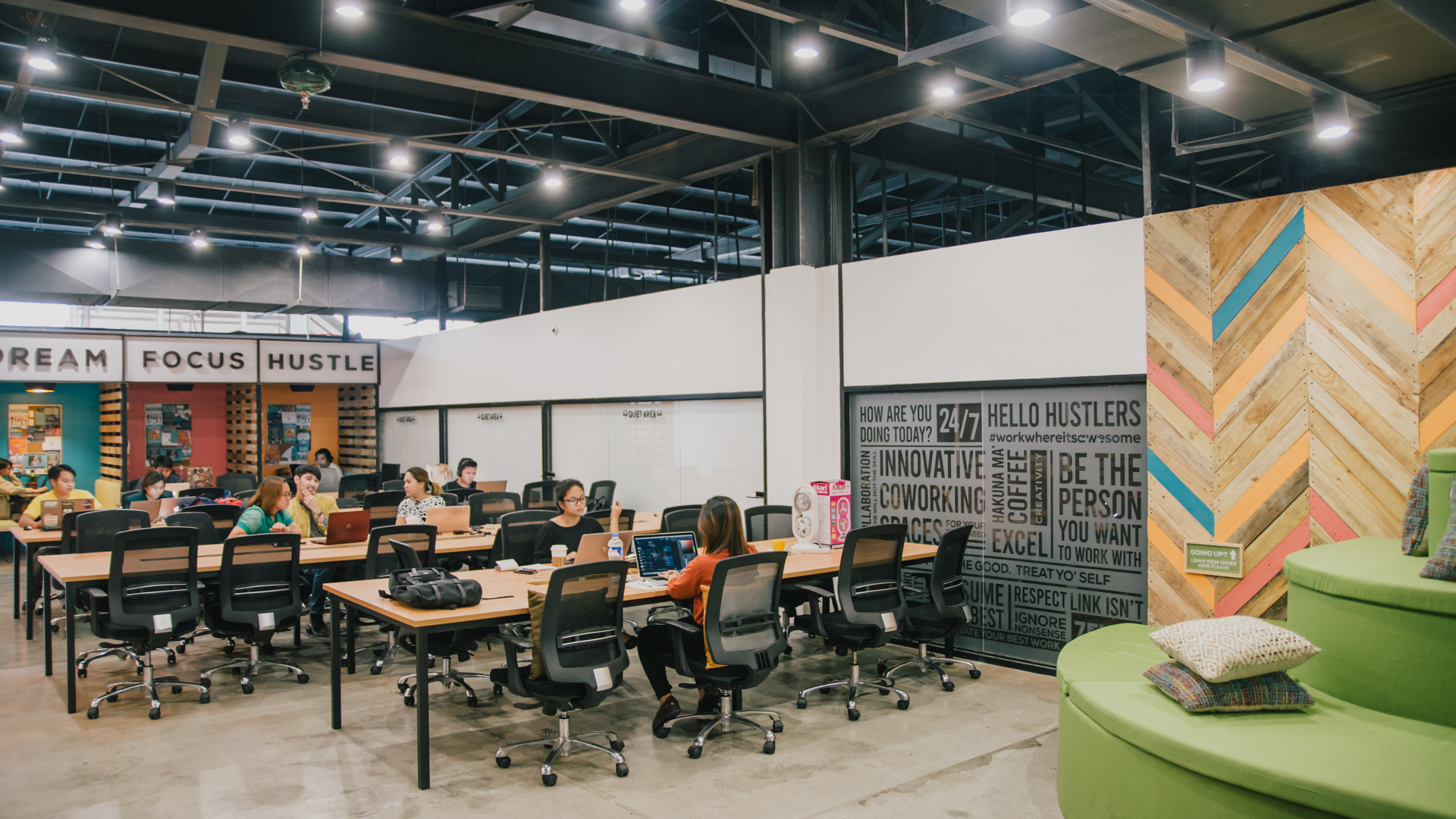 10 Best Coworking Space in Manila, Philippines [2022]