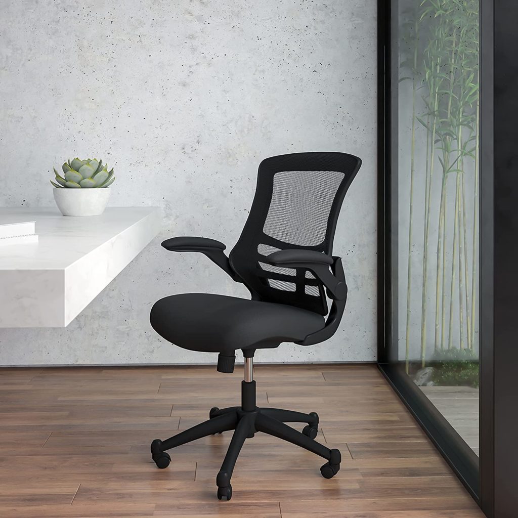Flash Furniture Mid-Back Black Mesh Swivel Ergonomic Task Office Chair : $115 
